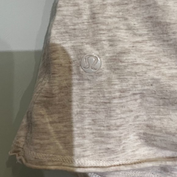 Lululemon To Class Tee, Heathered Dune (very light pinkish tan) Size 6 - Picture 6 of 6